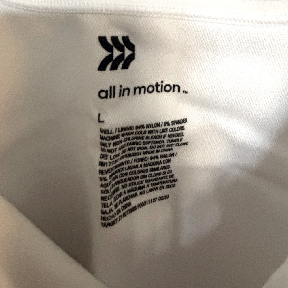 White All In Motion Cropped Tank - Picture 4 of 4